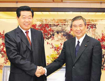 贾庆林会见日本众议长谈台湾问题原则立场