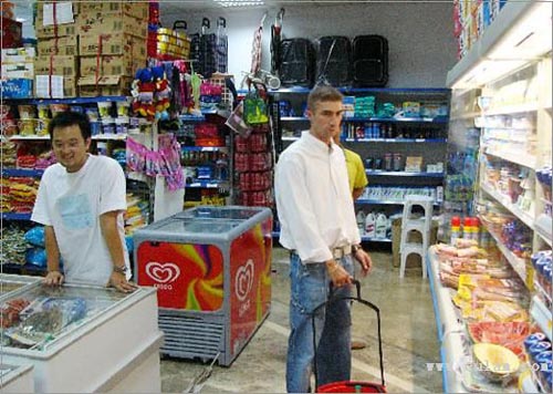 小型便民超市:马德里华商经营模式的新雏形(图