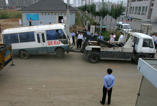 汽车装饰店竟能代办新车落籍车辆过户