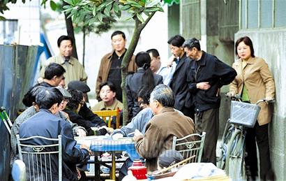 家中打麻将 警察抓赌罚4000元