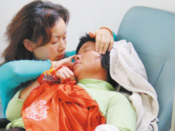 大三男生下海游泳被溺死(图)