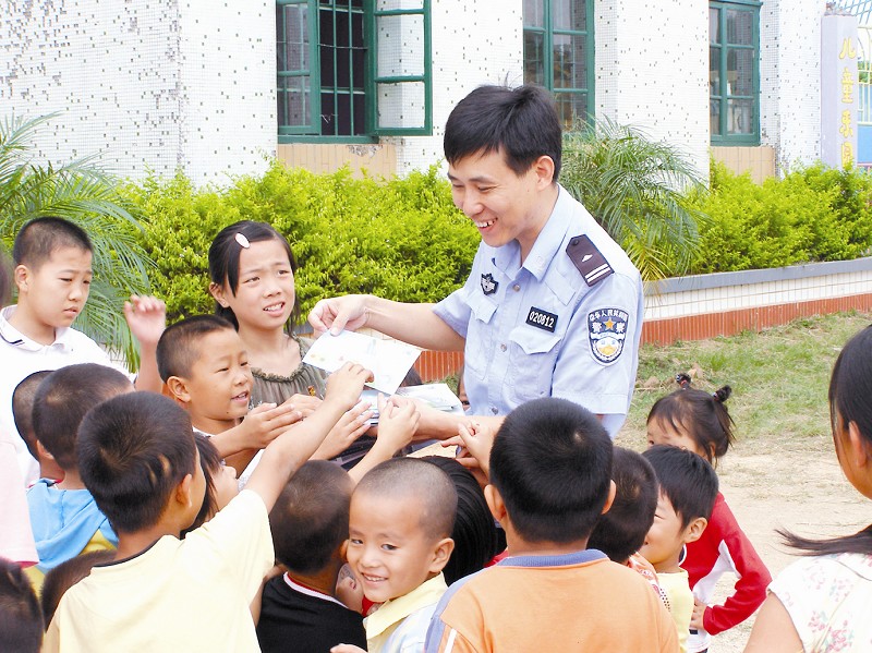 厦门中小学校园周边安全隐患逐个排