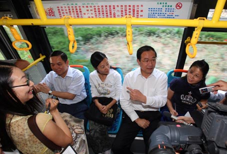 ��ͷ������֣������ί��ǻ�Ӧ���������������ҡ�