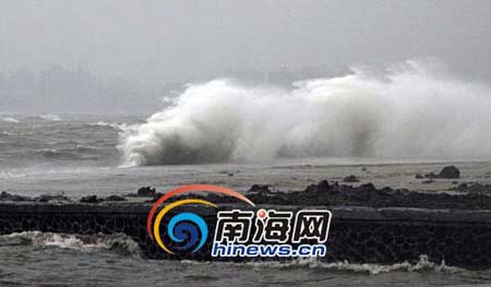 14号热带风暴12时30分登陆海南文昌(组图)