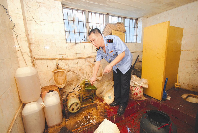 厕所里制食品厦门湖里一家店每月黑利50万