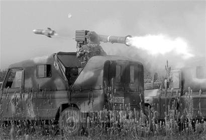 总结全讲问题 听得军官们冒汗