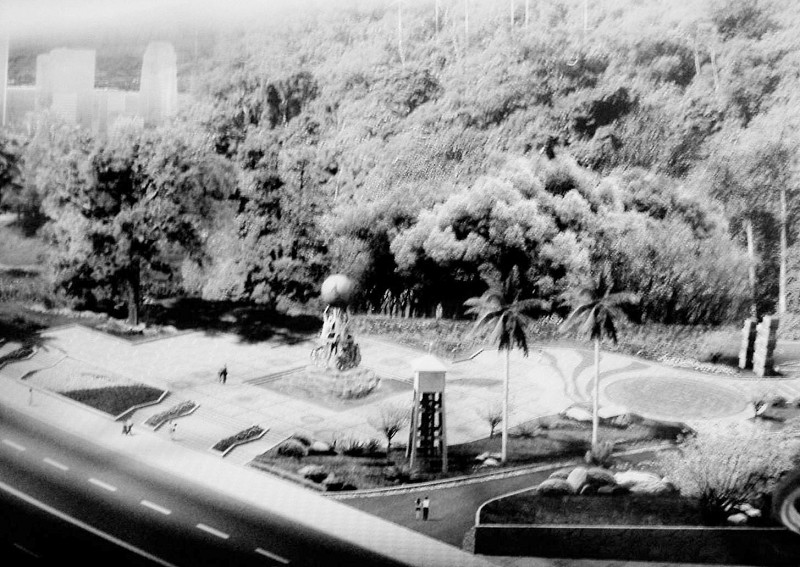 狐尾山上将现天崩地裂