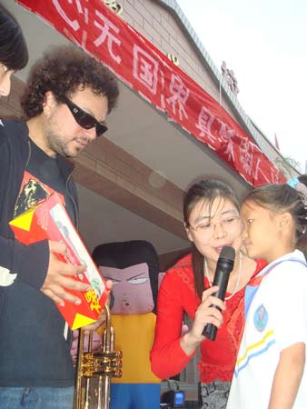 ��������ʹ�߹����ݳ��ذ������񹤾�������