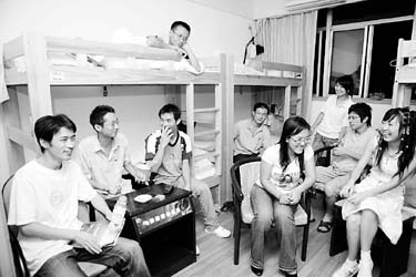 廉价旅社一夜走俏