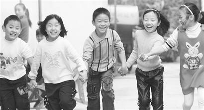 同年同月生 五个娃娃打伙过生