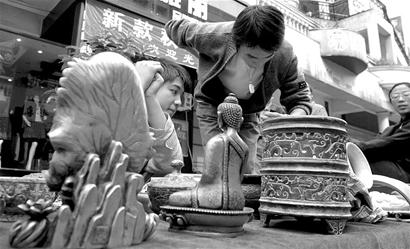 成都文物古玩市场 迁居罗马假日广场