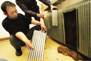 暖气片飞上床+水淹全楼