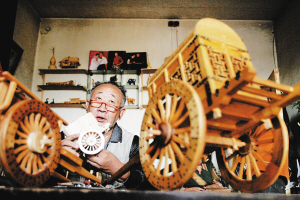 花甲老人闭门造车