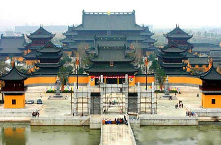 苏州重元寺内45米高的观音阁.