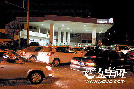 东莞城区油站 加油车龙更长