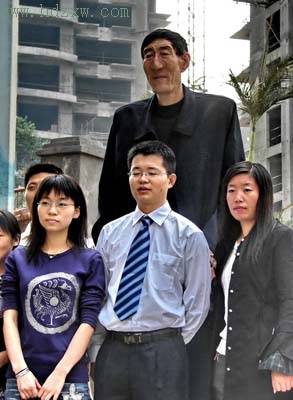 世界第一高人鲍喜顺现身永安