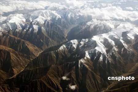 ѧ�߳���ɽһ�ű������ڽ�Ӱ���½�����