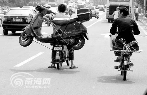 调查称海口市今年电动车酿祸40起死3人[组图]