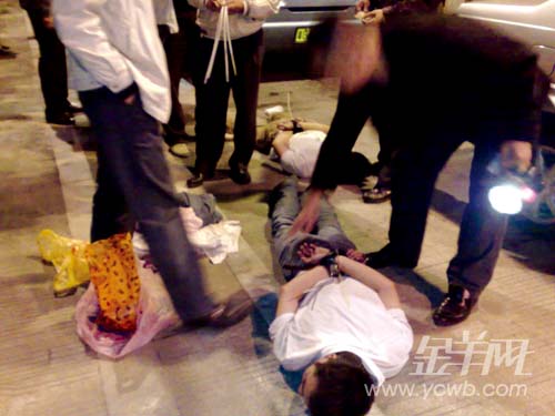 百万元特大绑架案续:女孩街头热情指路被绑架