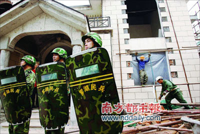 深圳富豪违规改建别墅身份显赫令执法无奈