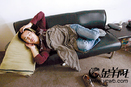 货运司机车祸死亡 死者家属占公司要求赔偿