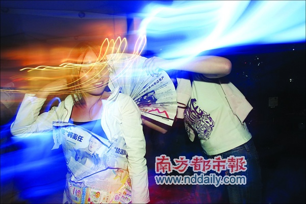 肥水不外流 回校脱光