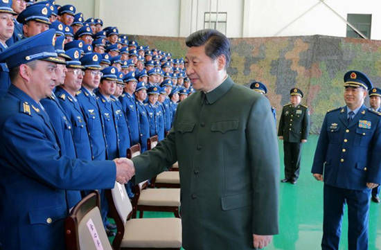 习近平视察军队
