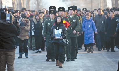 昨日,隆冬的哈尔滨冰天雪地,寒风凛冽,从西华苑殡仪服务中心的科研