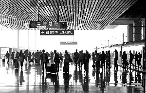 资料图:动车站台。