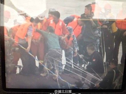 一位85老太太被成功救援出水