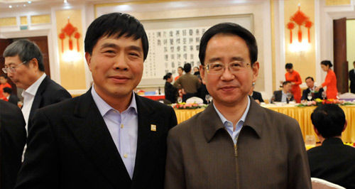  陕西首富 协助调查后 正常履责 _手机新浪网