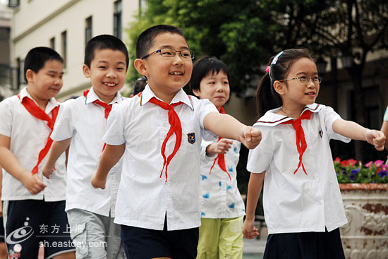 上海中小学今日开学 系列措施为学生减负