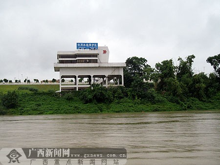 环保世纪行采访团考察邕江水源状况有喜有忧(图)