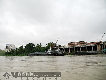 环保世纪行采访团考察邕江水源状况有喜有忧(图)