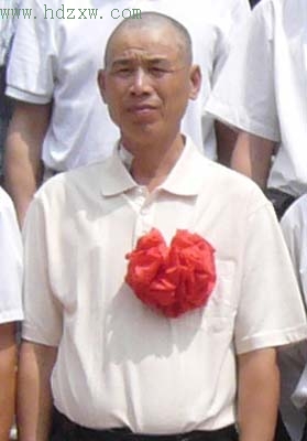 我是一个泥水匠校长