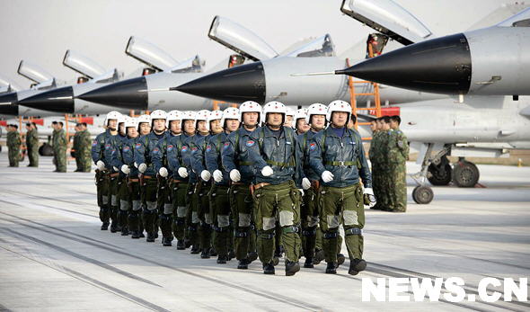 中国空军招飞今年停招复读生 限制文科生比例