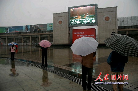 山西运城电视台全程转播副局长杀人案庭审(图