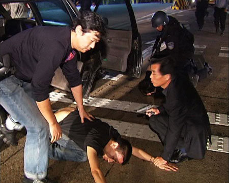 法治在线:追枪(组图)