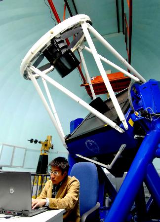 图文:国内最大光学天文望远镜