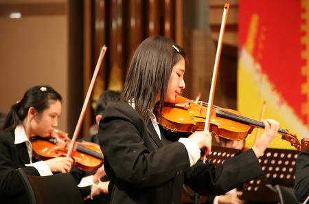 图文:小提琴演奏表演