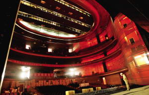 国家大剧院外部今日亮相壳体外玻璃可防弹(图)