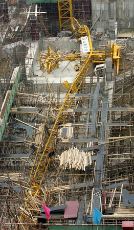 图文:北京建筑工地塔吊倒塌三人伤亡