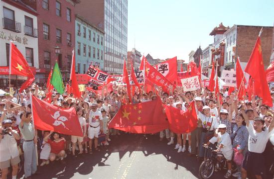图文:美国各地华人庆祝香港回归_新闻中心_新浪网