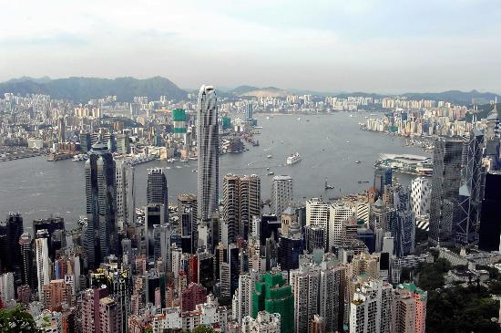图文:从香港太平山俯拍的中环国际金融中心大楼