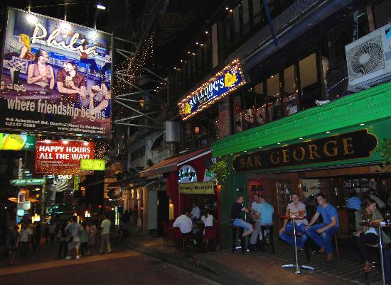 图文:香港兰桂坊酒吧街_新闻中心_新浪网