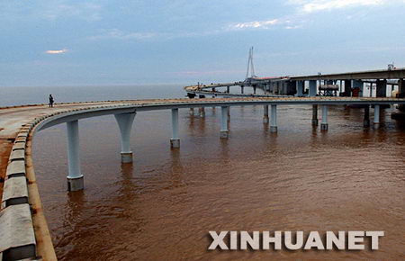 杭州湾跨海大桥今日贯通 全长36公里居世界第