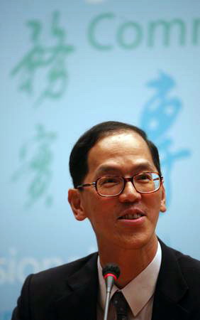 图文香港民政事务局局长曾德成