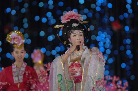 图文:著名京剧演员李玉刚演唱