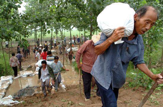 图文:江苏盱眙全力迎战淮河洪水