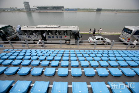 图文:顺义奥林匹克水上公园的座椅